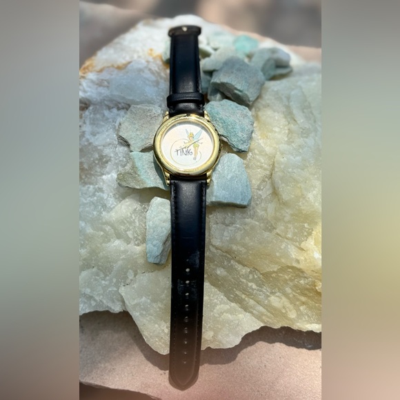 An EXCLUSIVE TINKER BELL Disney Auctions Limited Edition 100 Relic “TINK” Watch - Picture 4 of 12